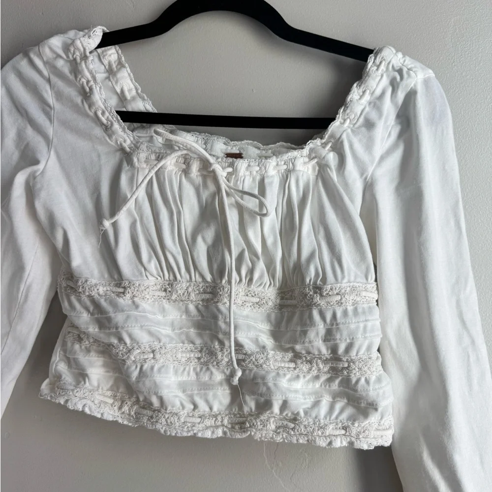 Free People White Boho Peasant Top Lace Trim Long Sleeve Crop Blouse Romantic S